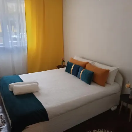Apartment Yellow Apartment *